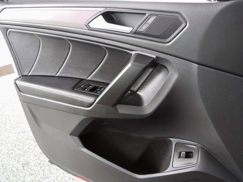 Used 2024 Volkswagen Tiguan SE R-Line FWD image 22