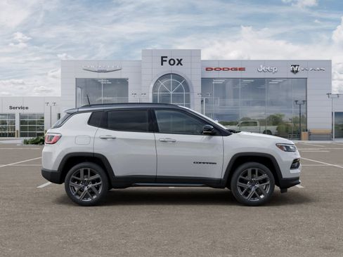 New 2026 Jeep Compass Limited image 21