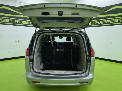 Used 2021 Chrysler Voyager LX w/ Cold Weather Group image 9