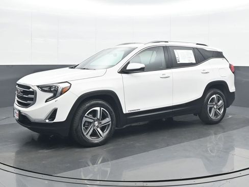 Used 2021 GMC Terrain SLT w/ Infotainment Package II AWD/4WD image 2