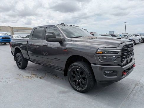 Used 2025 RAM 2500 Laramie AWD/4WD image 1