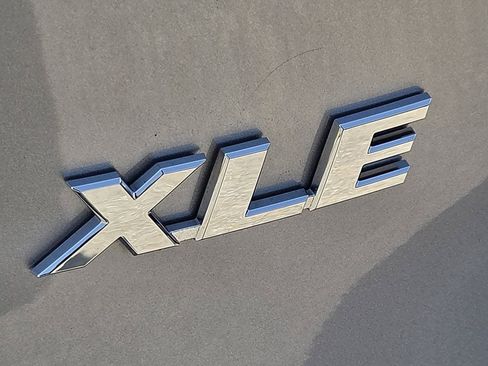 Used 2025 Toyota RAV4 XLE FWD image 11
