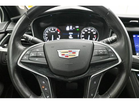 Certified 2022 Cadillac XT5 Premium Luxury image 12