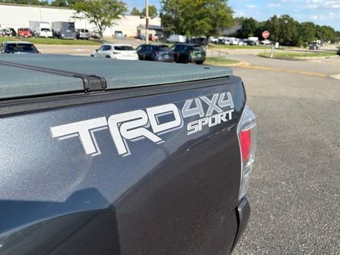 Used 2021 Toyota Tacoma TRD Sport AWD/4WD image 9
