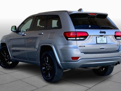 Used 2021 Jeep Grand Cherokee Laredo X image 12
