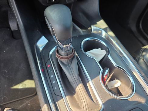 Used 2023 Chevrolet Traverse LT FWD image 12