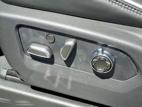 New 2026 GMC Yukon AT4 Ultimate AWD/4WD image 9