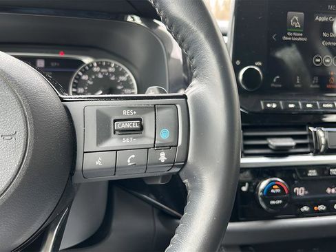 Used 2022 Nissan Pathfinder SL image 27