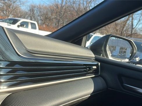 Used 2025 Toyota Camry SE image 17