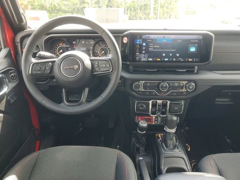 Used 2026 Jeep Wrangler Unlimited Rubicon image 9