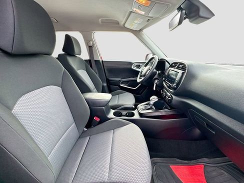 Used 2022 Kia Soul LX w/ Technology Package image 28