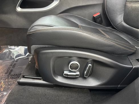 Used 2020 Jaguar F-PACE Prestige AWD/4WD image 24