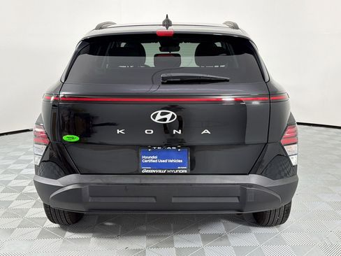 Certified 2025 Hyundai Kona SEL FWD image 10