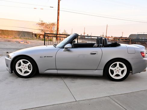 Used 2001 Honda S2000 image 4