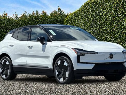New 2026 Volvo EX30 Ultra w/ Climate Package AWD/4WD image 8