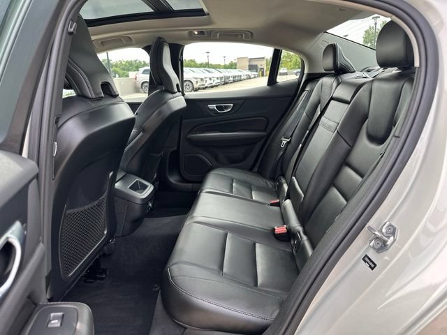 Used 2020 Volvo S60 T5 Momentum FWD image 12