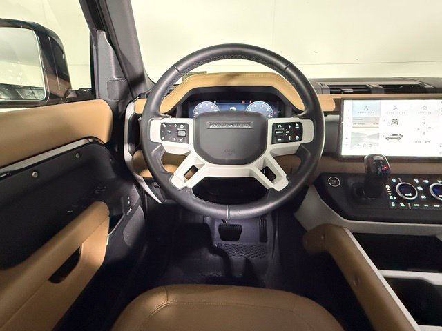 Used 2025 Land Rover Defender 110 X-Dynamic SE AWD/4WD image 16