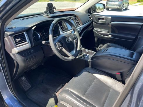 Used 2016 Toyota Highlander XLE AWD/4WD image 10