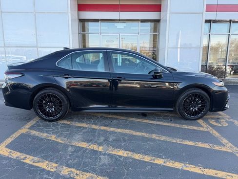 Used 2024 Toyota Camry SE image 4