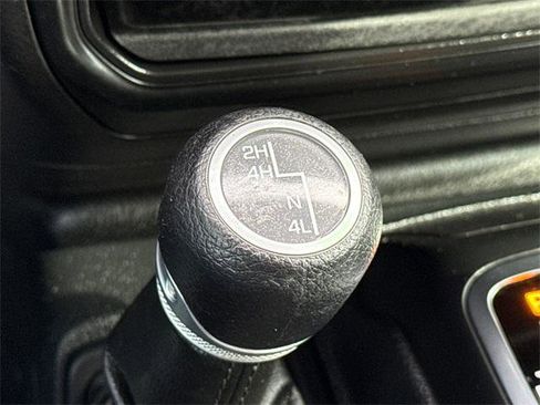 Certified 2021 Jeep Gladiator Willys image 30