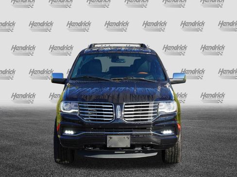 Used 2017 Lincoln Navigator Select image 3
