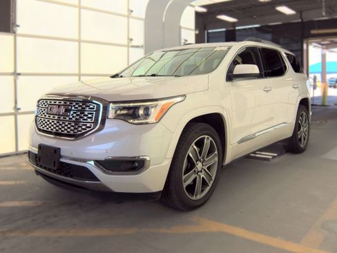 Used 2017 GMC Acadia Denali w/ Technology Package FWD image 1