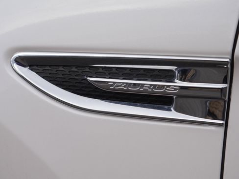 Used 2017 Ford Taurus Limited image 19