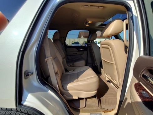 Used 2011 GMC Yukon Denali image 42