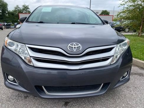 Used 2013 Toyota Venza LE FWD image 2