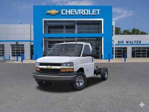 New 2026 Chevrolet Express 3500 w/ Power Convenience Package image 9