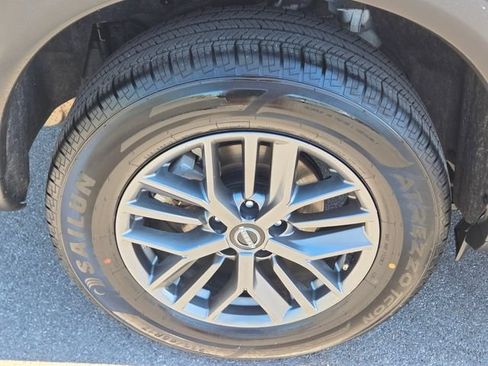 Used 2024 Nissan Rogue S FWD image 10