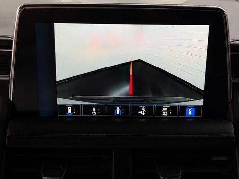 Used 2023 Chevrolet Tahoe Z71 w/ Luxury Package image 32