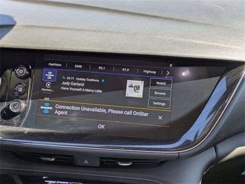 Used 2023 Buick Envision Essence image 18