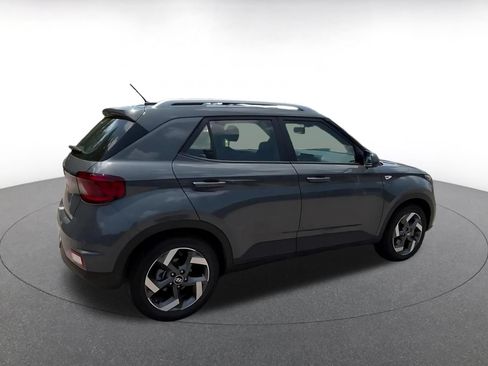 Used 2026 Hyundai Venue SEL FWD image 12