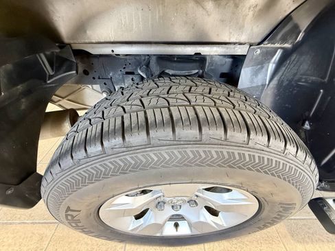Used 2021 RAM 1500 Big Horn RWD image 24