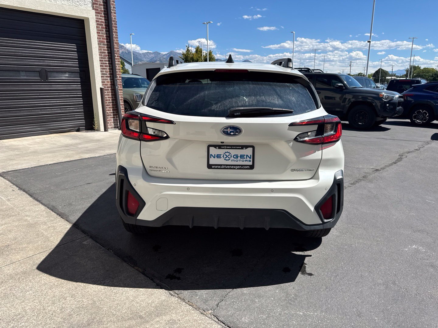 Used 2024 Subaru Crosstrek 2.5i Limited w/ Crosstrek Mirror Package AWD/4WD image 7