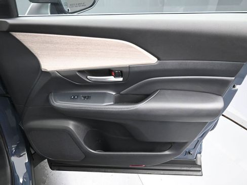 Certified 2025 Toyota Grand Highlander AWD image 39