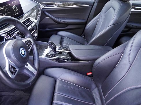 Certified 2023 BMW 530e xDrive w/ Premium Package AWD/4WD image 11
