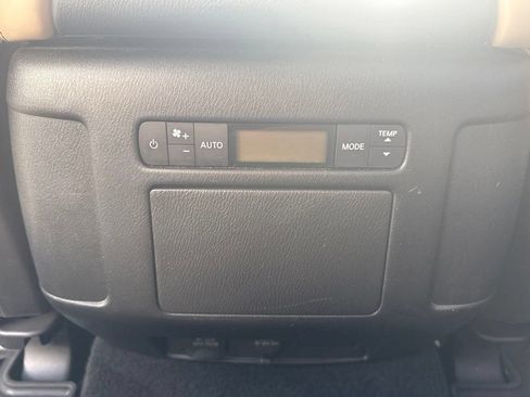 Used 2022 Nissan Armada SL w/ Captain's Chairs Package AWD/4WD image 17