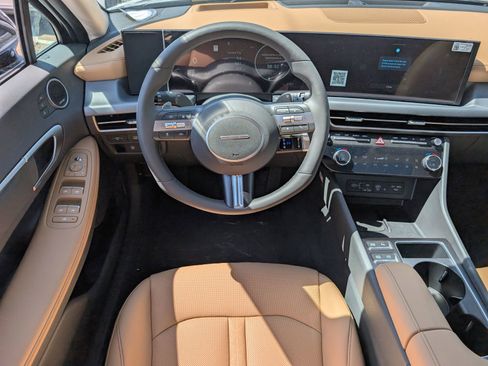 New 2025 Hyundai Sonata Limited image 9