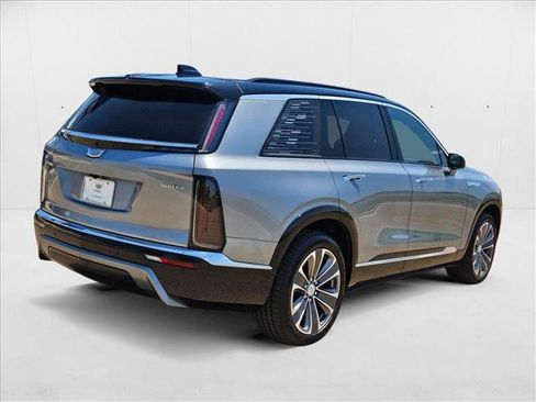 New 2026 Cadillac Vistiq Luxury image 2