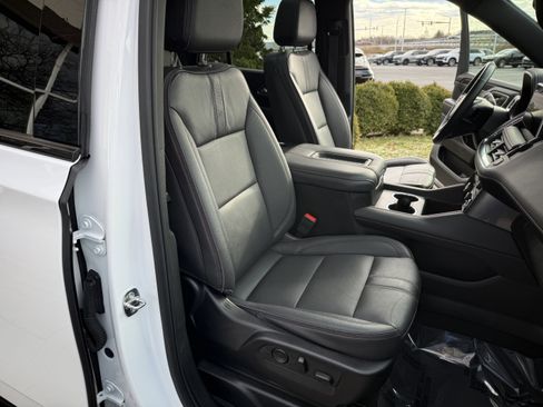 Used 2023 Chevrolet Tahoe RST w/ Luxury Package image 17