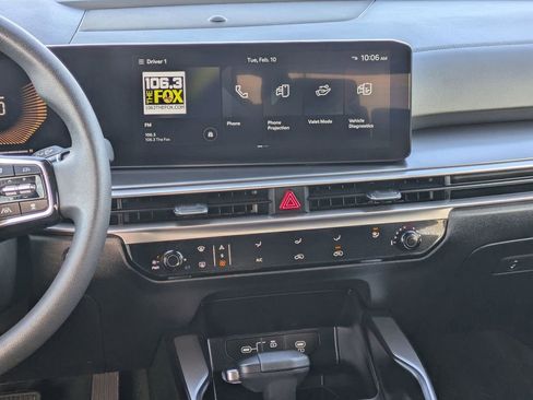 Used 2025 Kia Sorento LX image 13
