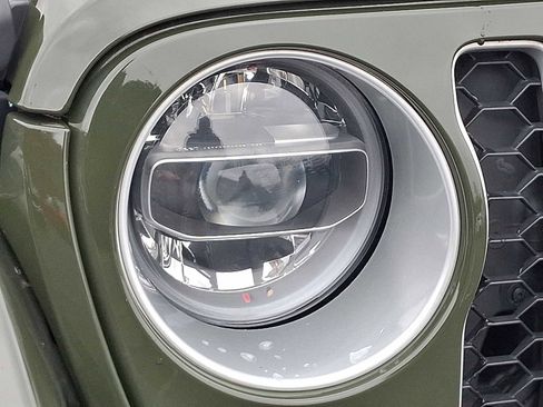 Used 2021 Jeep Wrangler Unlimited Sahara w/ Cold Weather Group image 9