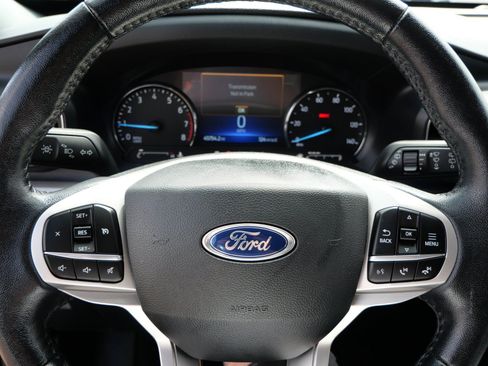 Used 2023 Ford Explorer XLT w/ Equipment Group 202A AWD/4WD image 24