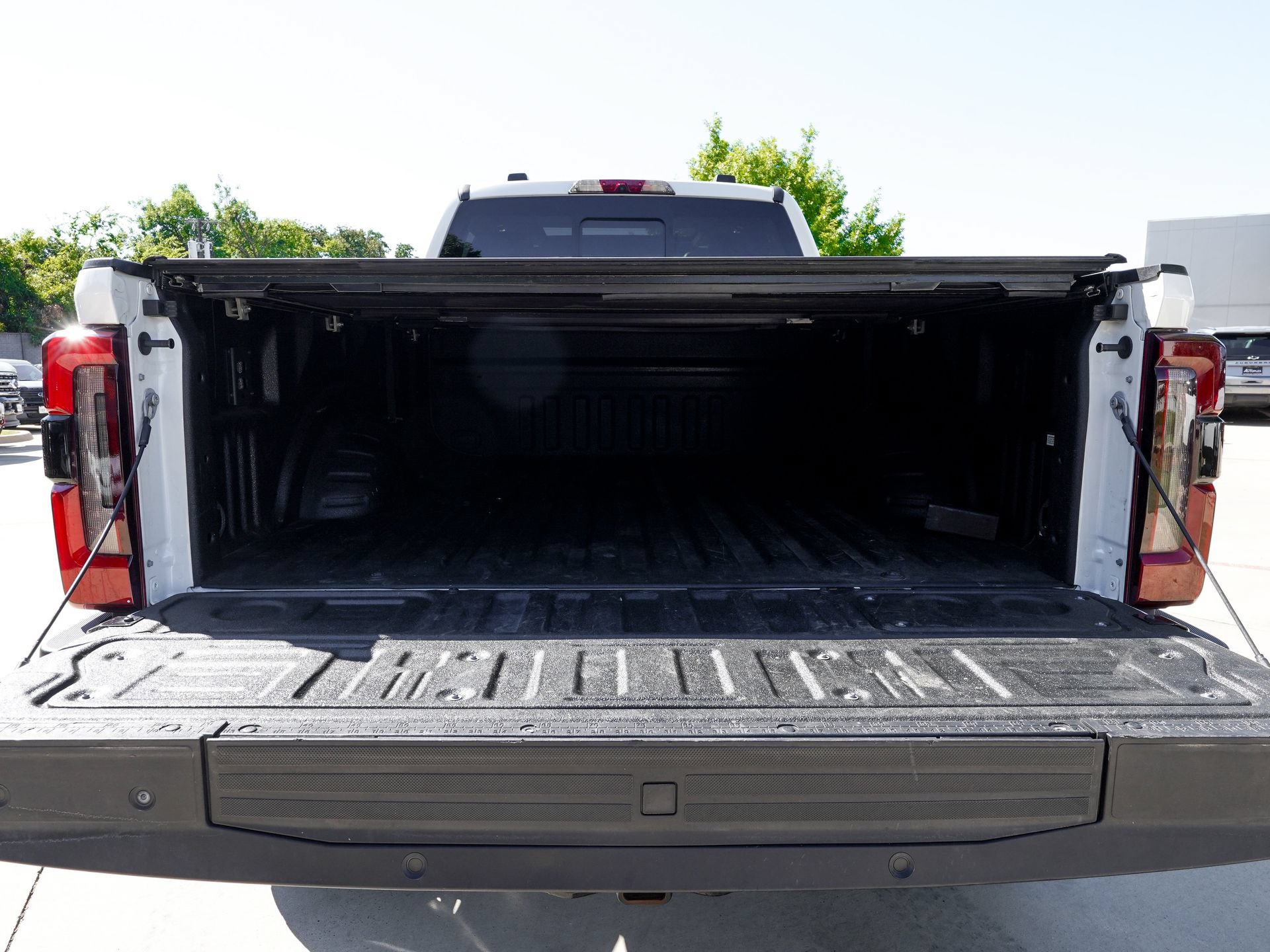 Used 2024 Ford F250 Platinum AWD/4WD image 4
