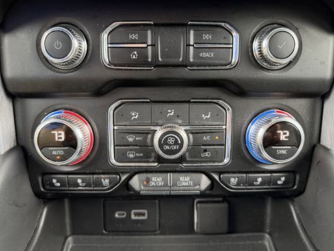 Used 2021 GMC Yukon SLT w/ SLT Luxury Plus Package image 19