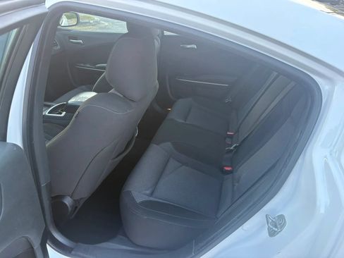 Used 2022 Dodge Charger SXT RWD image 2
