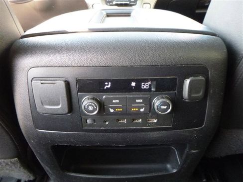 Used 2019 GMC Yukon XL SLT w/ Open Road Package image 19