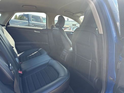 Used 2018 Ford Fusion SE w/ Equipment Group 201A FWD image 14
